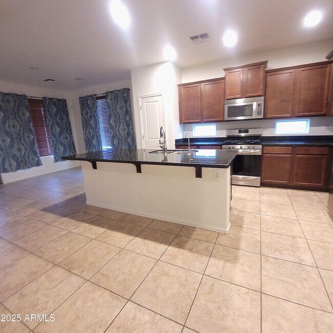 Building Photo - 18165 W Carmen Dr