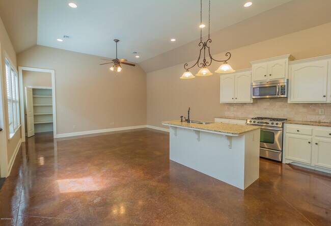 Building Photo - 145 Treasure Cove