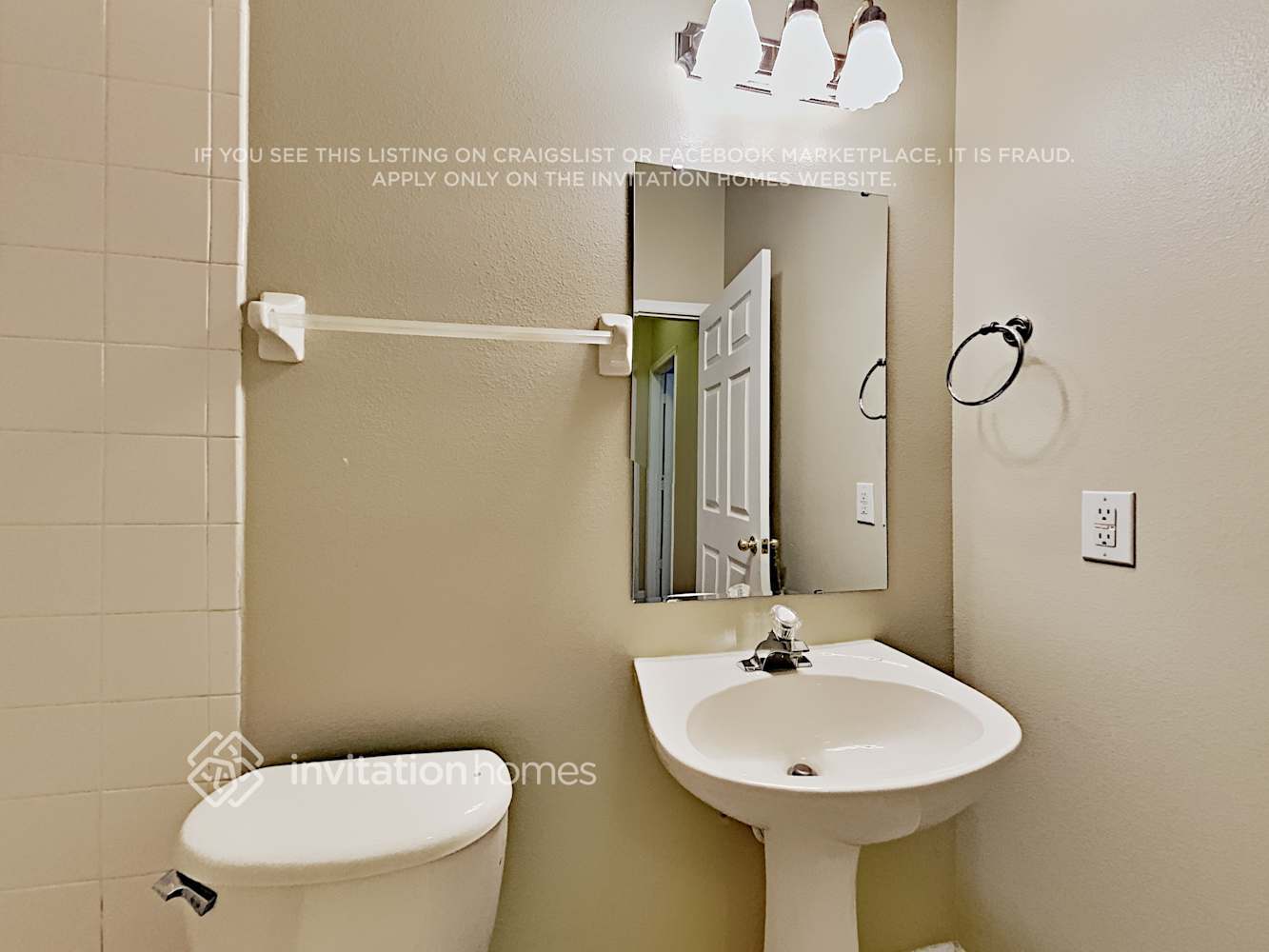 Building Photo - 13326 Rosemeade Cove