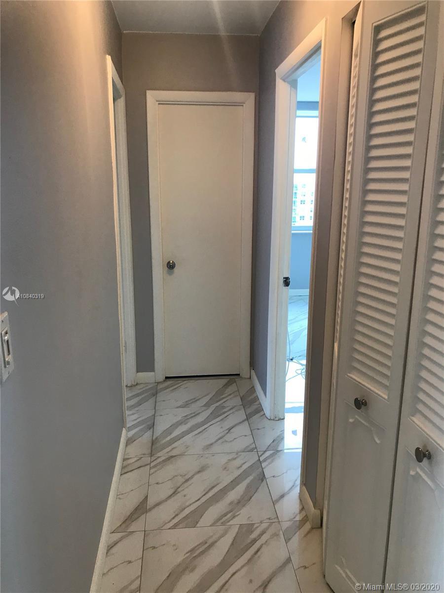 Building Photo - 2201 S Ocean Dr