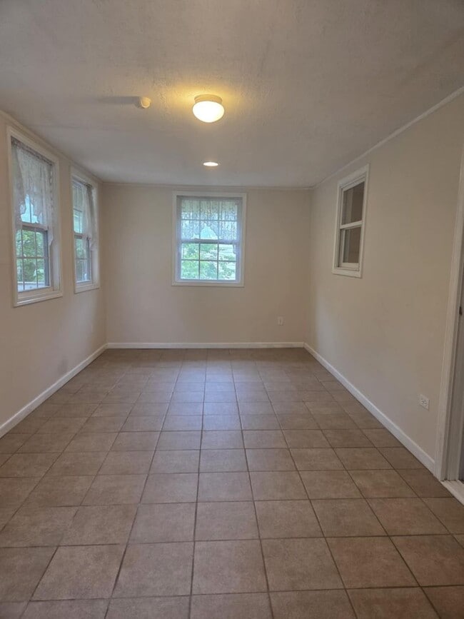 Building Photo - 601 Tall Grass Dr