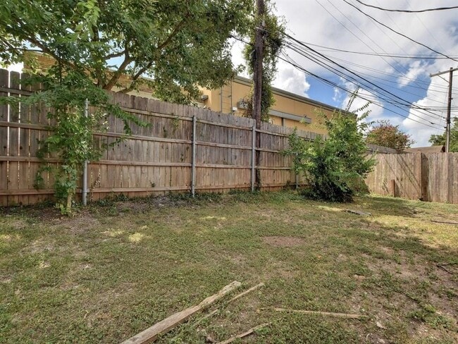 Building Photo - 4703 Rosedale Ave
