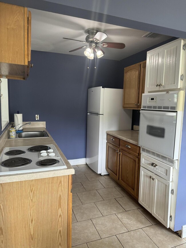 Building Photo - 2258 St Dunston Ln