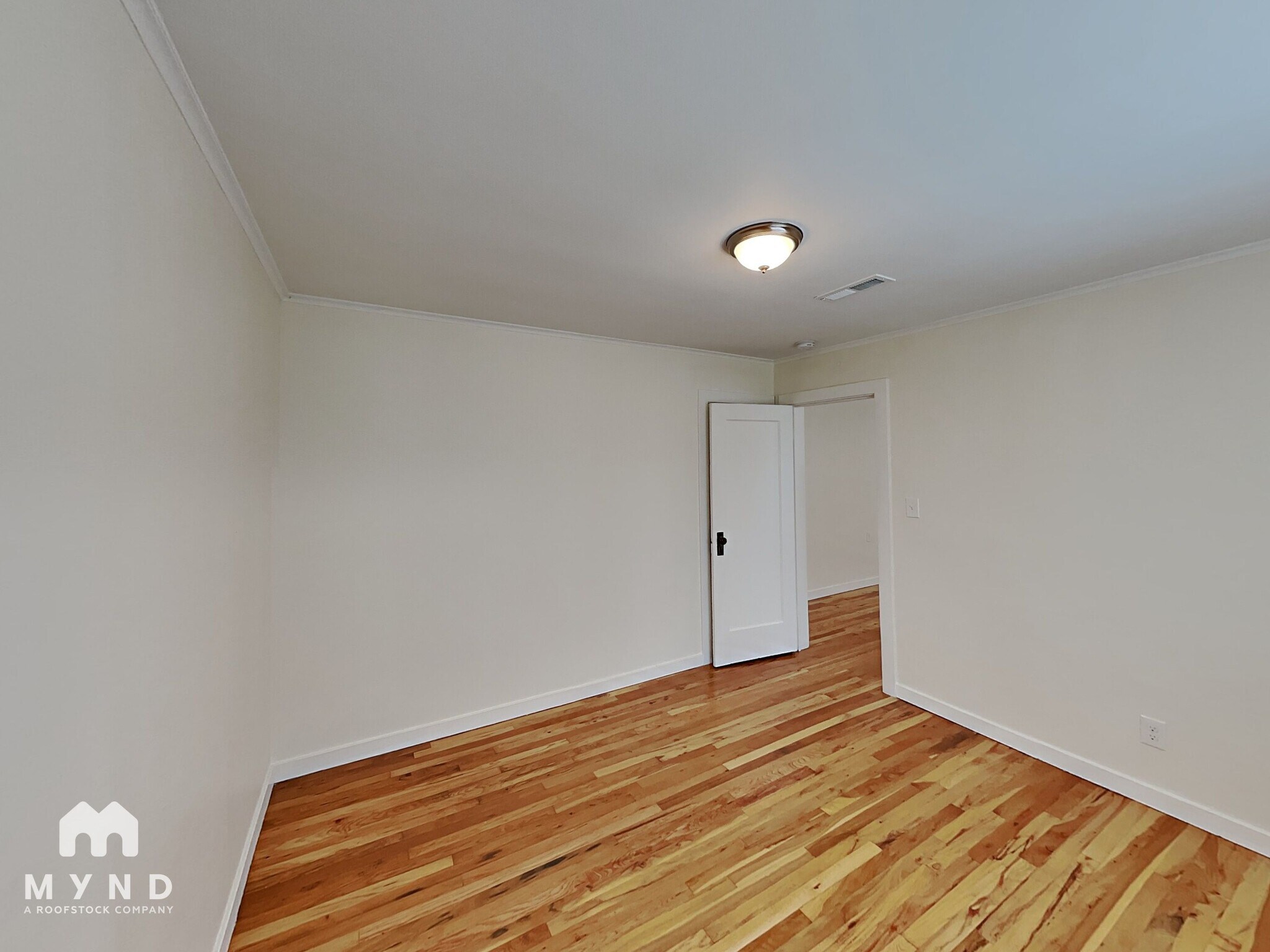 Building Photo - 2118 Roosevelt Ave