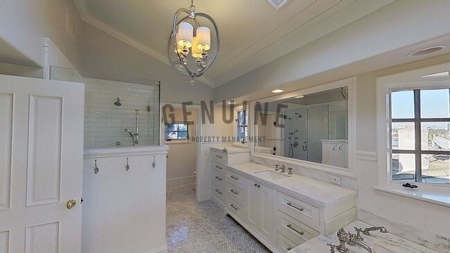 Building Photo - Beautiful Two-Level 5Bd 3.5Ba Home in Newport Beach
