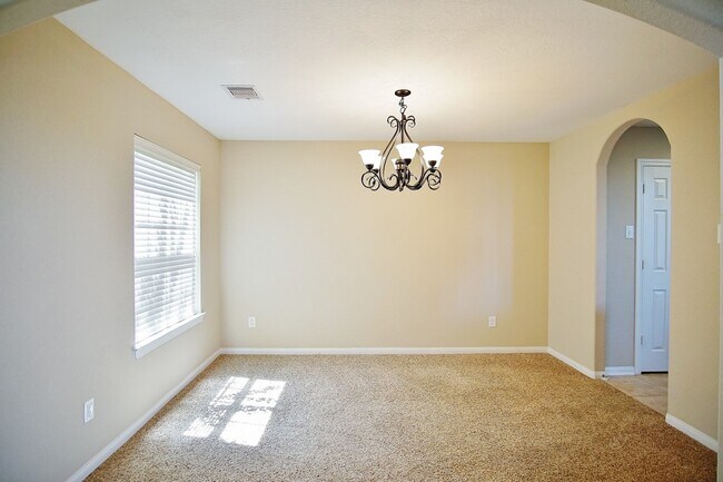 Building Photo - 26834 Henson Falls Dr