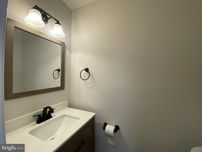 Building Photo - 1033 Margate Ct