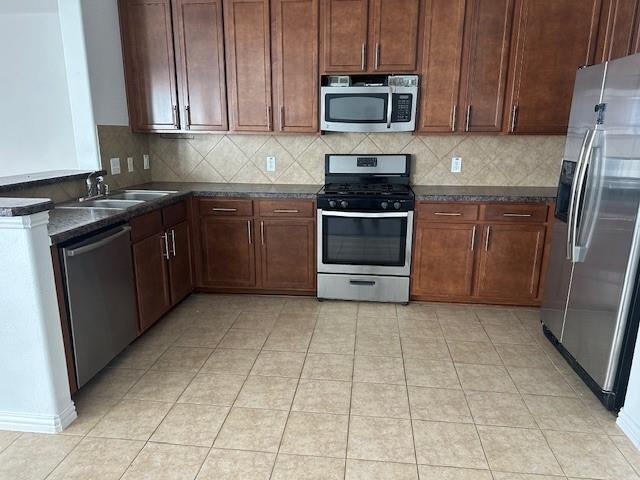 Building Photo - 2300 Castle Creek Dr