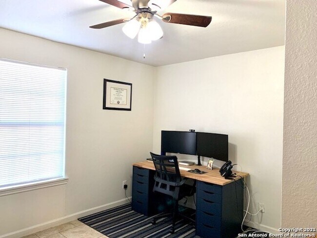 Building Photo - 1511 W Ashby Pl