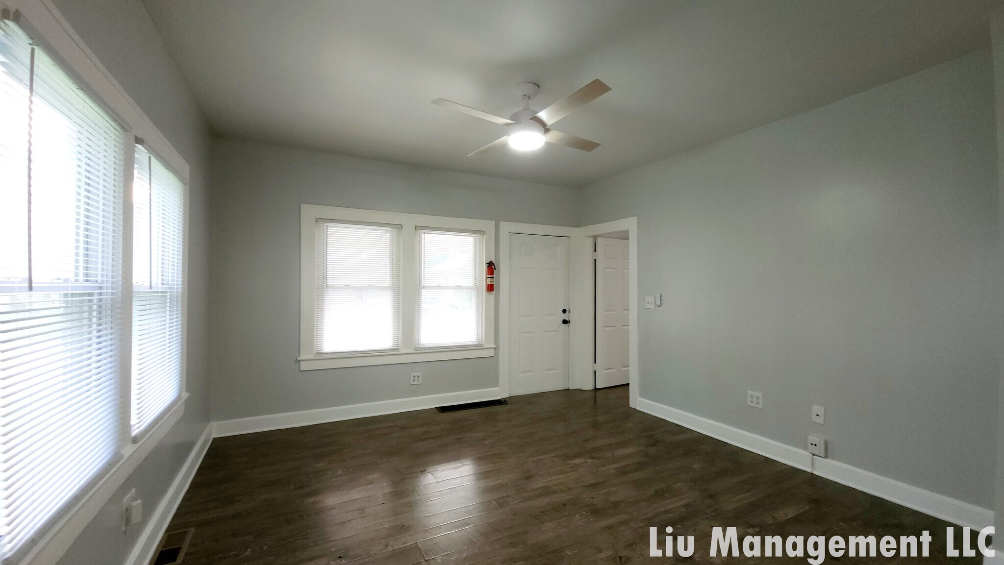 Building Photo - 1029 N Holmes Ave