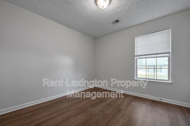 Building Photo - 660 Morgan Hills Dr