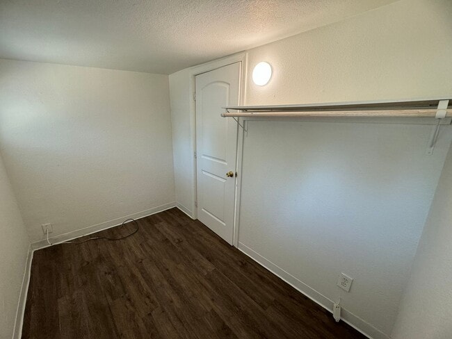 Building Photo - 1 Bedroom 1 Bath Home with a Large Outdoor Space