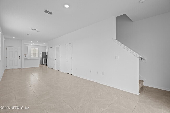Building Photo - 77 Palmones St