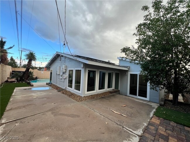 Building Photo - 3140 Hebard Dr