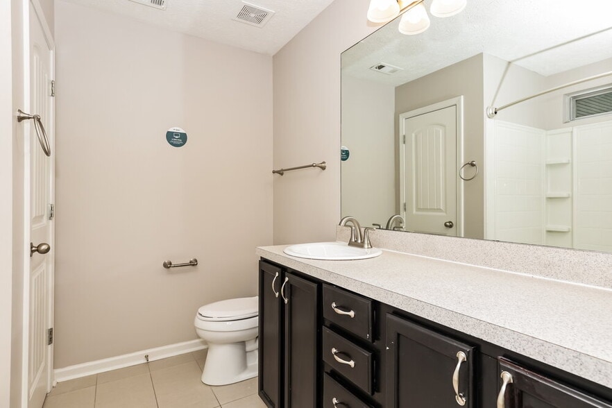 Building Photo - 1560 Rockglade Run
