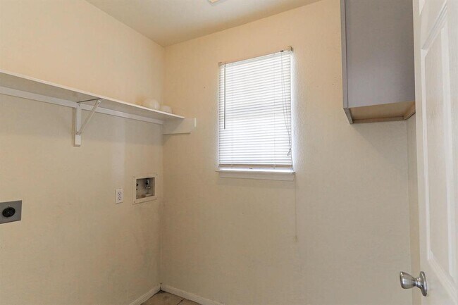 Building Photo - 1259 Bartlett Cove Dr