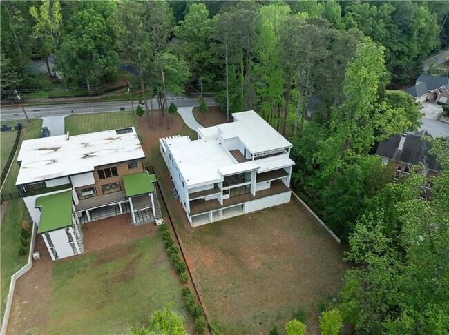 Building Photo - 2650 Fairoaks Rd