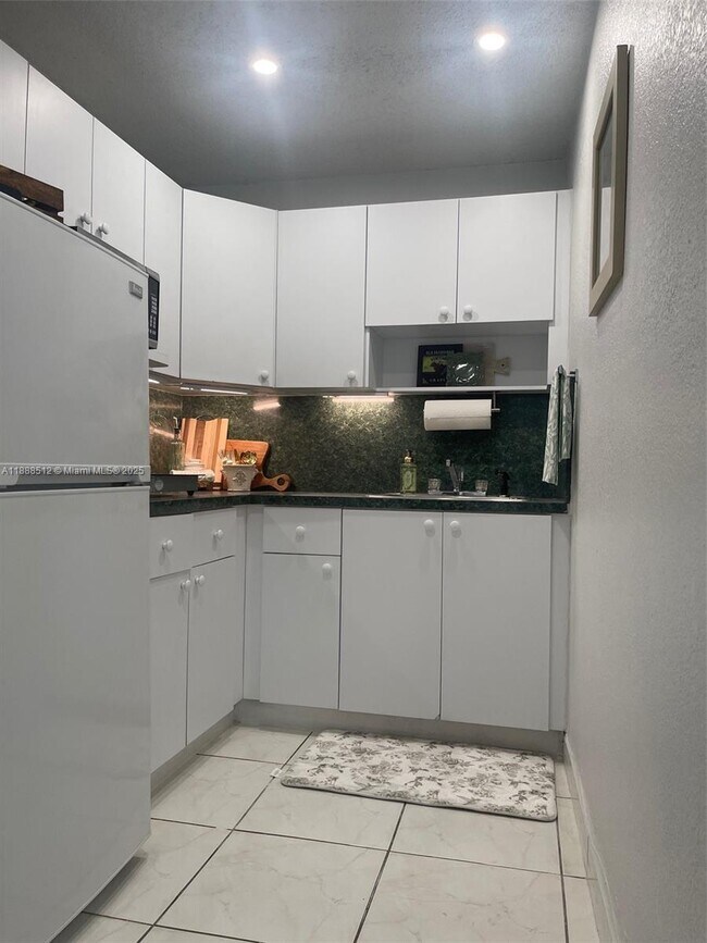 Building Photo - 10742 SW 138th Pl