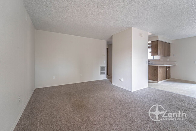 Building Photo - 3018 NE 78th Ave