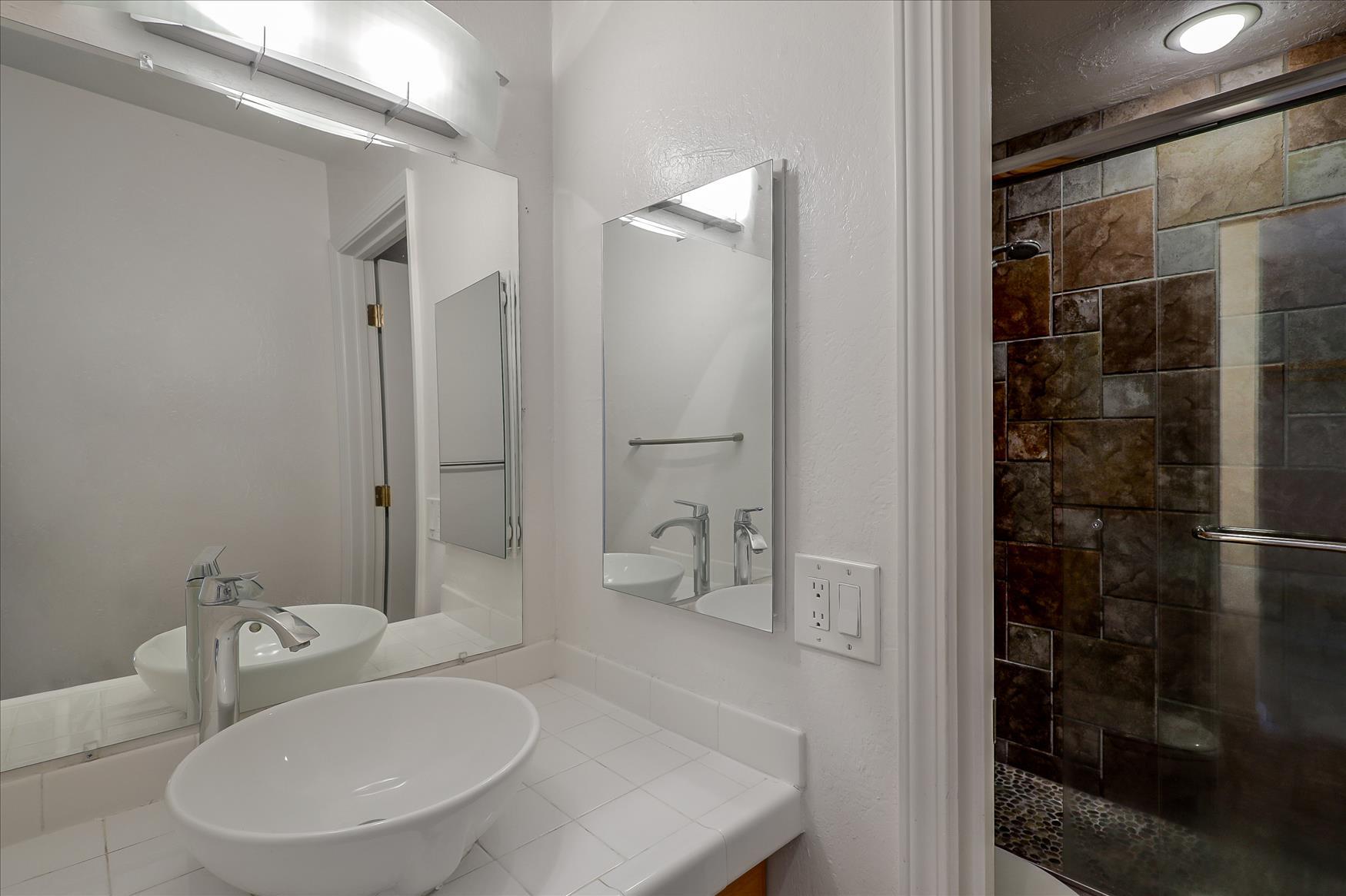 Building Photo - 2101 Shoreline