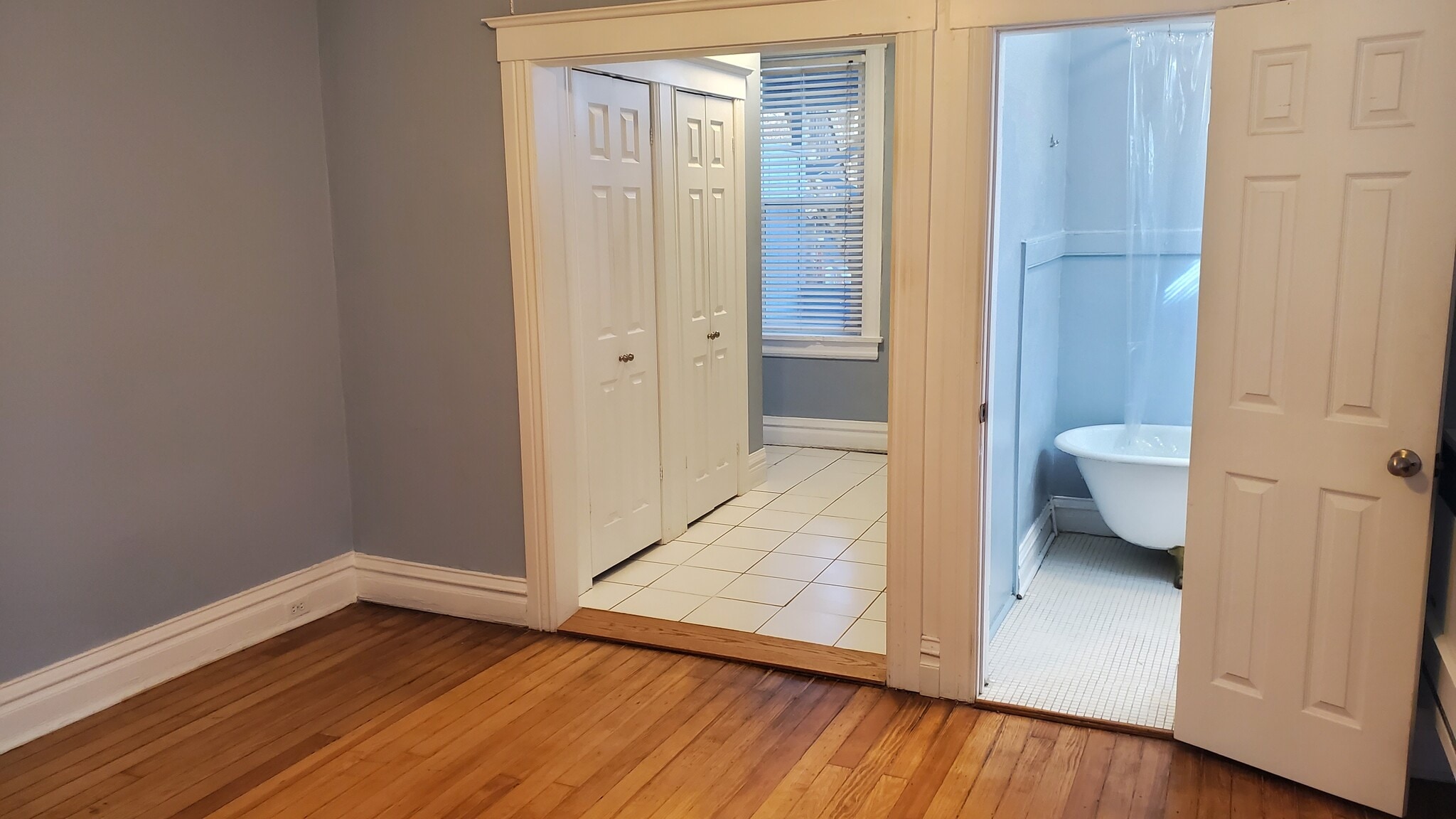 Dressing area - 210 S Logan St