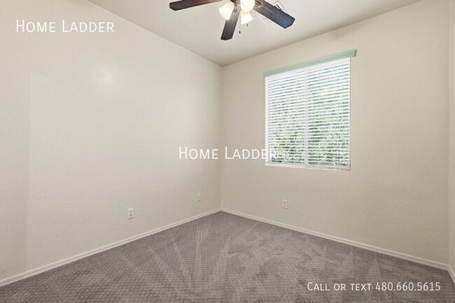 Building Photo - 4172 E Santa Fe Ln