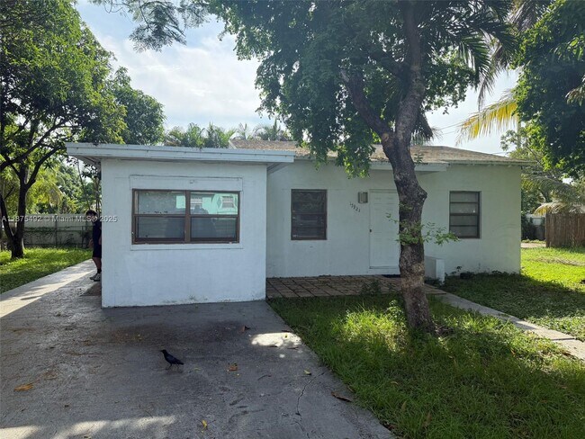 Primary Photo - 17921 NW 2nd Pl