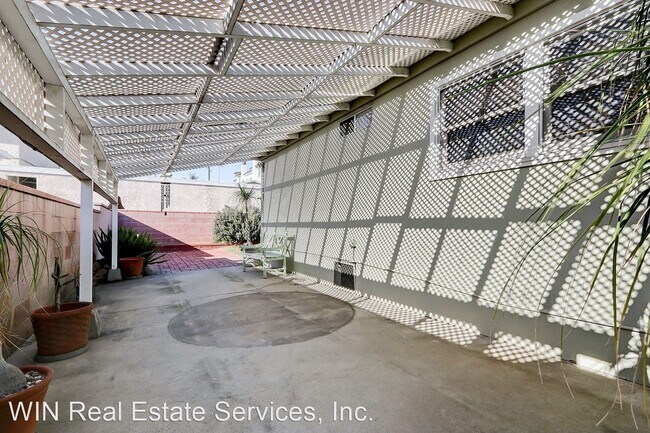 Building Photo - 3 br, 1.5 bath House - 1905 Curtis Ave