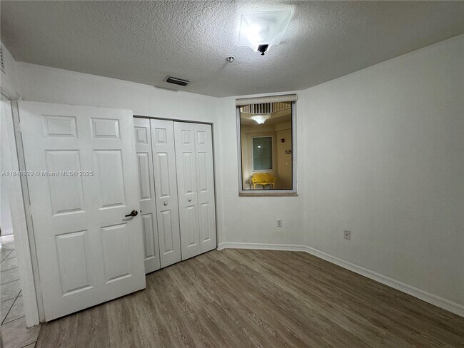Building Photo - 10885 NW 89th Terrace