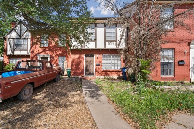 Building Photo - 5800 Belmoor Dr