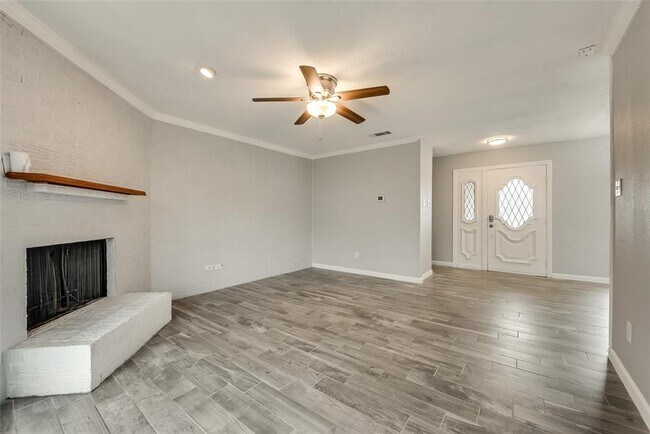 Building Photo - 1125 Shady Elm Ct