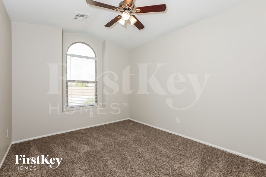 Building Photo - 38173 N Lamar Dr