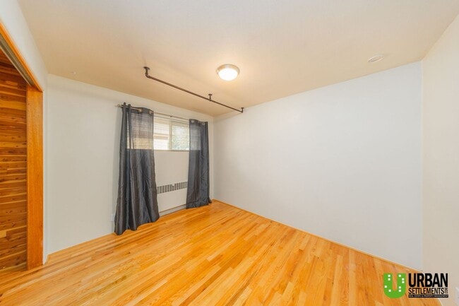 Building Photo - Classic South Hill Charmer for Rent – 3423 S Grant Blvd, Spokane, WA 99203