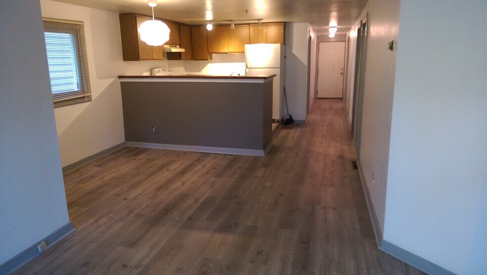 Building Photo - 3267 N Bartlett Ave