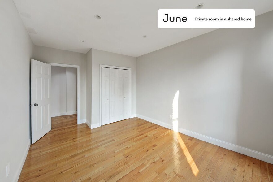 Building Photo - Room in Shared 4 bed/2 bath home