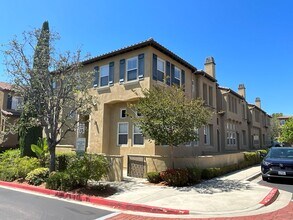 Building Photo - Newly Remodeled 4 Bedroom Townhome in Torrey Highlands - END UNIT