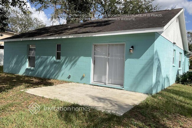 Building Photo - 2223 Ridgemore Dr