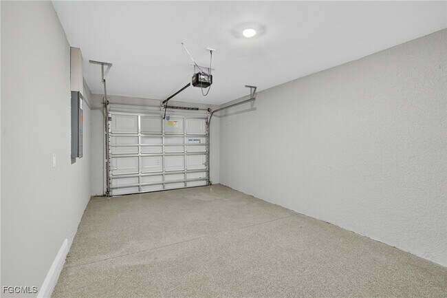 Building Photo - 839 Bedford Dr