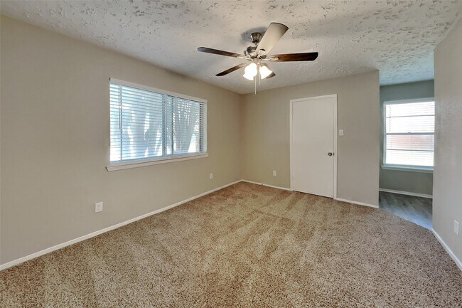 Building Photo - 7303 Dew Mist Ln
