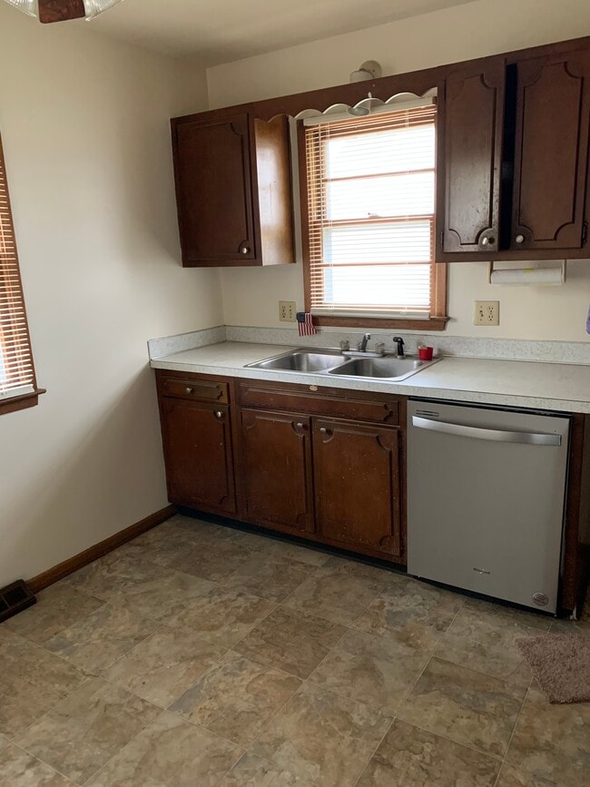 Building Photo - 2816 53rd St