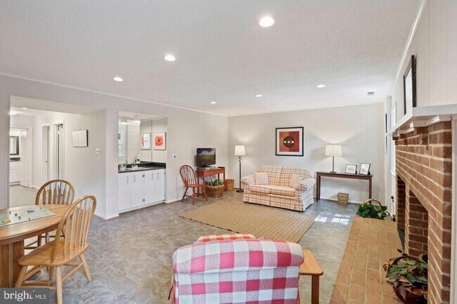 Building Photo - 6571 Snowbell Ln