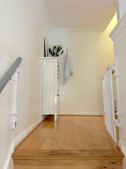 Stairs to Main Level - 5801 Inman Park Cir