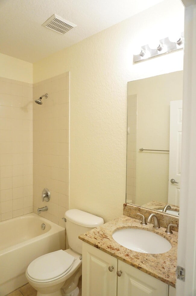 Building Photo - 3520 Oleander Terrace