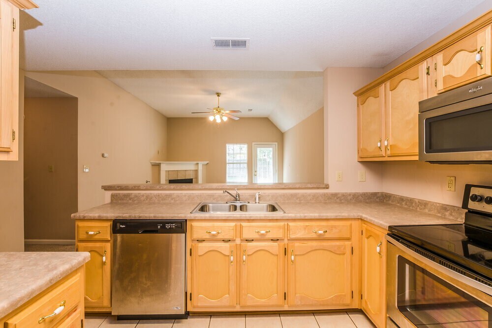 Building Photo - 8408 Cross Point Dr