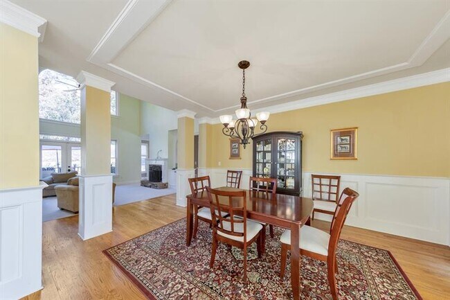 Building Photo - 5024 Glen Forrest Dr