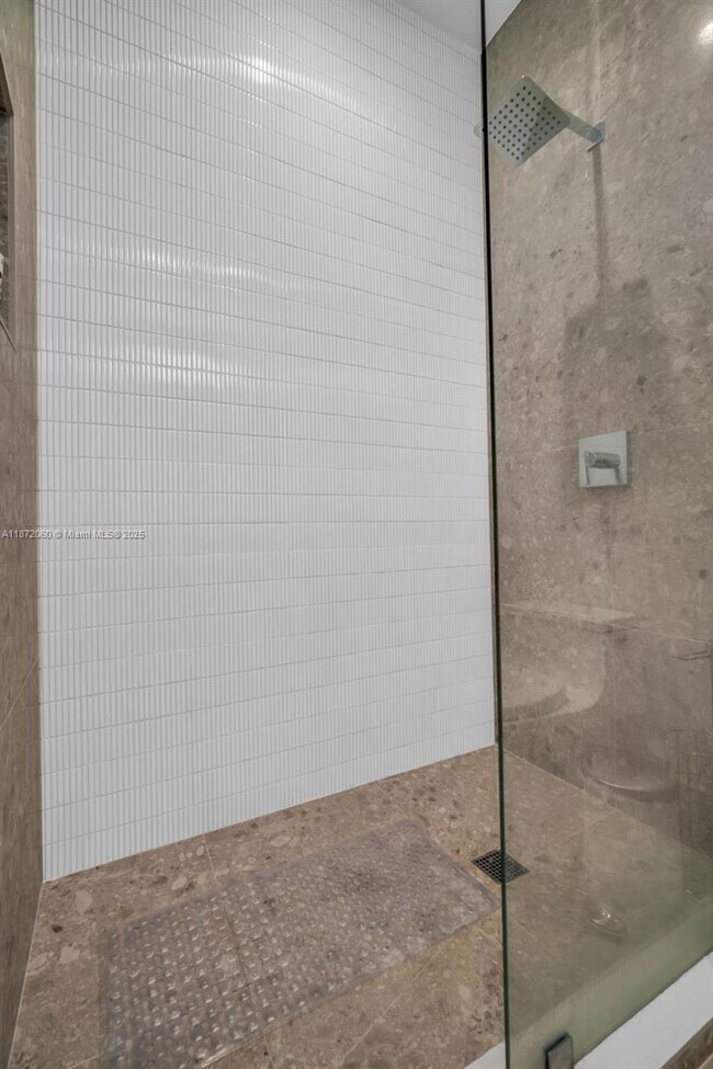 Building Photo - 6120 SW 80th St