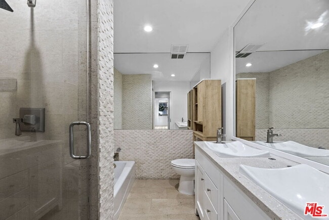 Building Photo - 10751 Wilshire Blvd