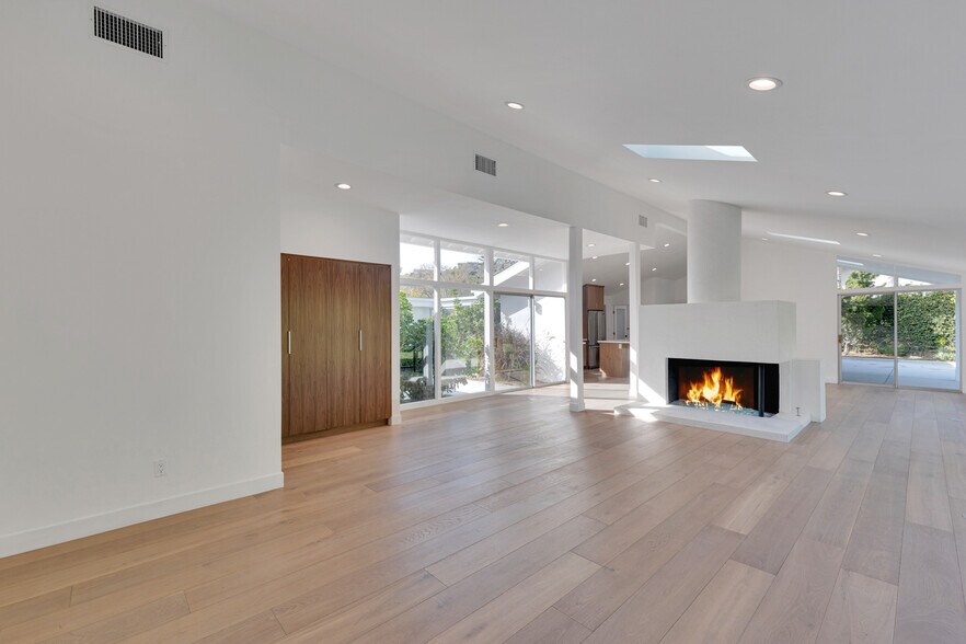 Oak Floors - 6234 Paseo Canyon Dr