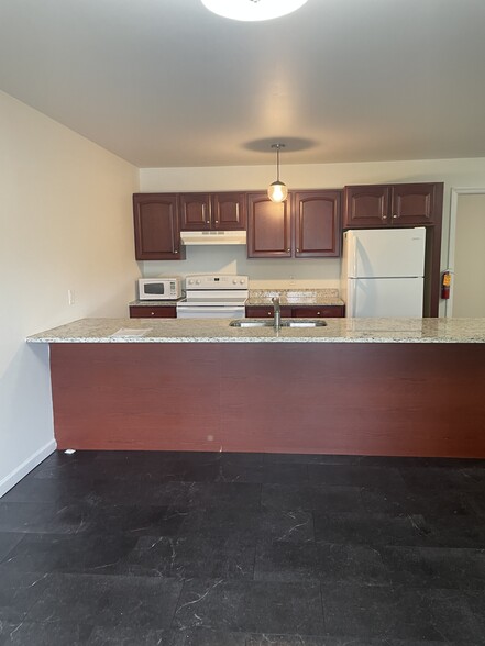 Building Photo - 120 Chambers Aly
