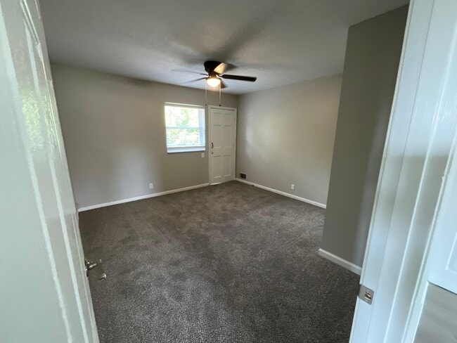 Building Photo - 2013 Terril Ln